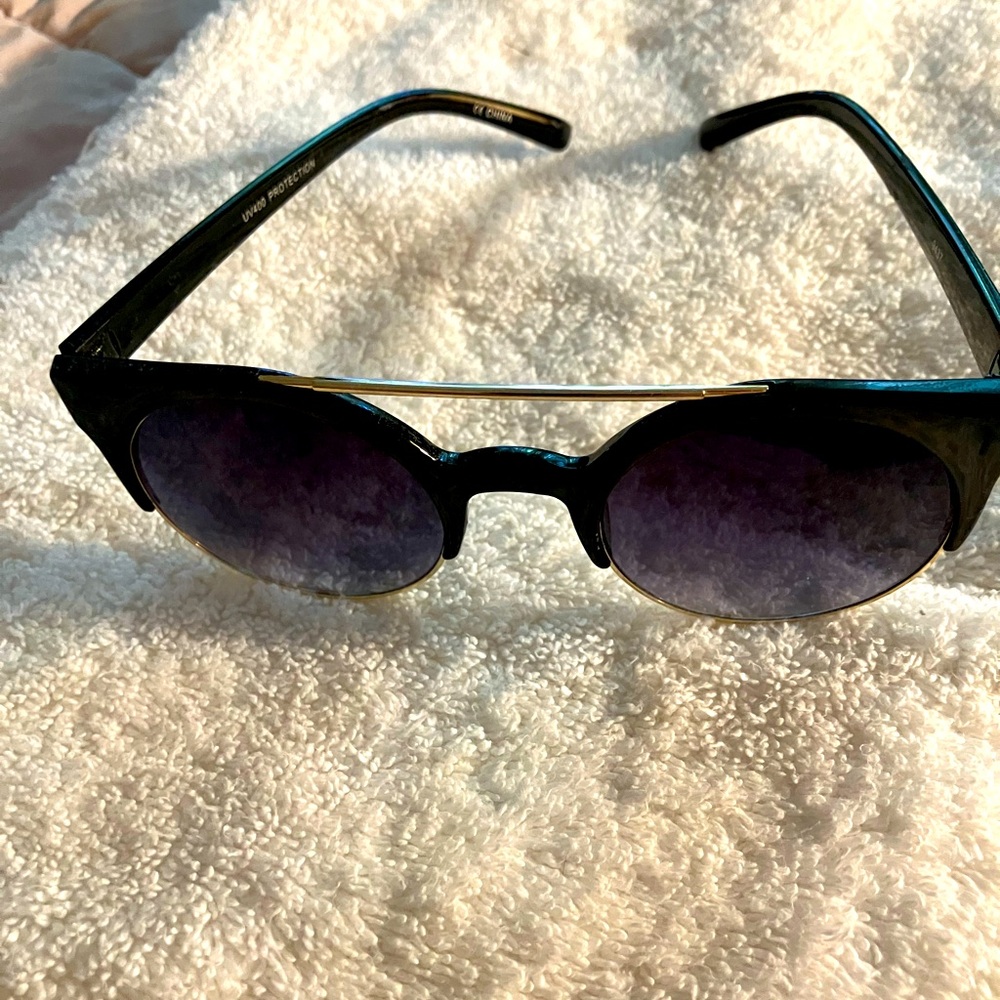 Nordstrom Black and Purple Sunglasses